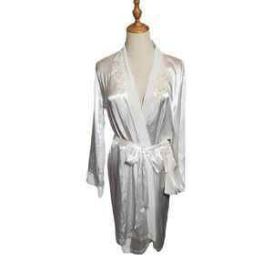 Linea Donatella White Satin Embroidered Robe NWT
